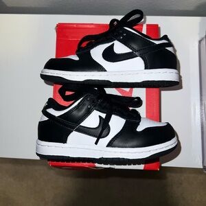 Nike Dunk low Pandas little kid 11c